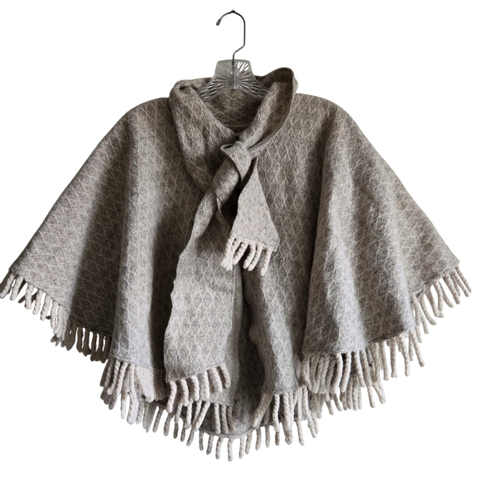 Handmade OS Poncho Women Beige Excellent Diamond Weave Scarf Neck Fringe Cape